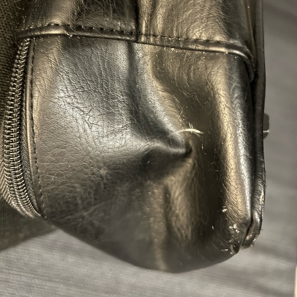 Beis The Weekender in Black - Picture 8 of 11